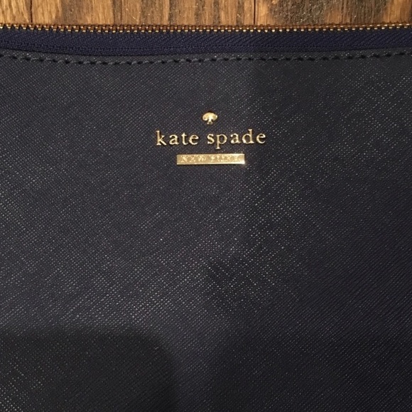 Kate Spade iPhone charging large navy clutch NEW - Picture 2 of 6